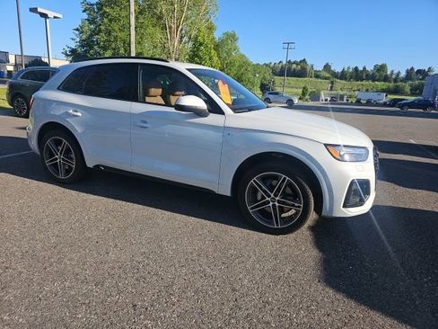 Used 2023 Audi Q5 e Prestige w/ Prestige Package AWD/4WD image 3