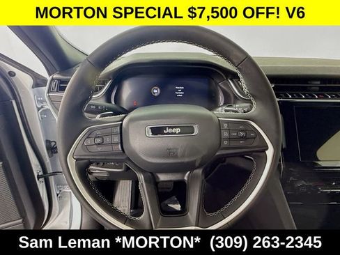 New 2025 Jeep Grand Cherokee Laredo AWD/4WD image 11
