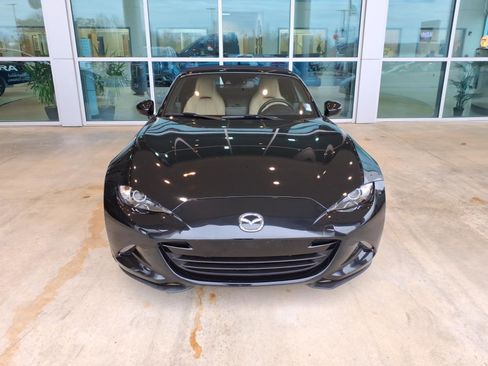 Used 2016 MAZDA MX-5 Miata Grand Touring image 2