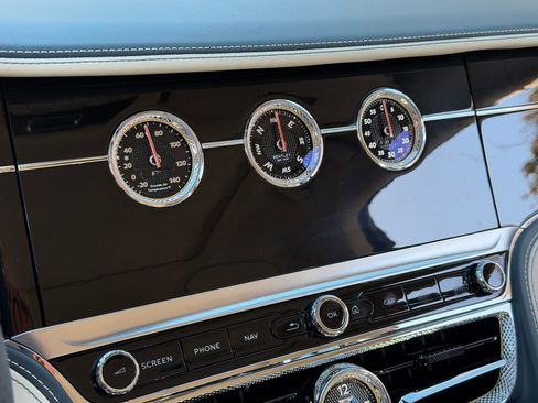 Used 2023 Bentley Flying Spur W12 image 27