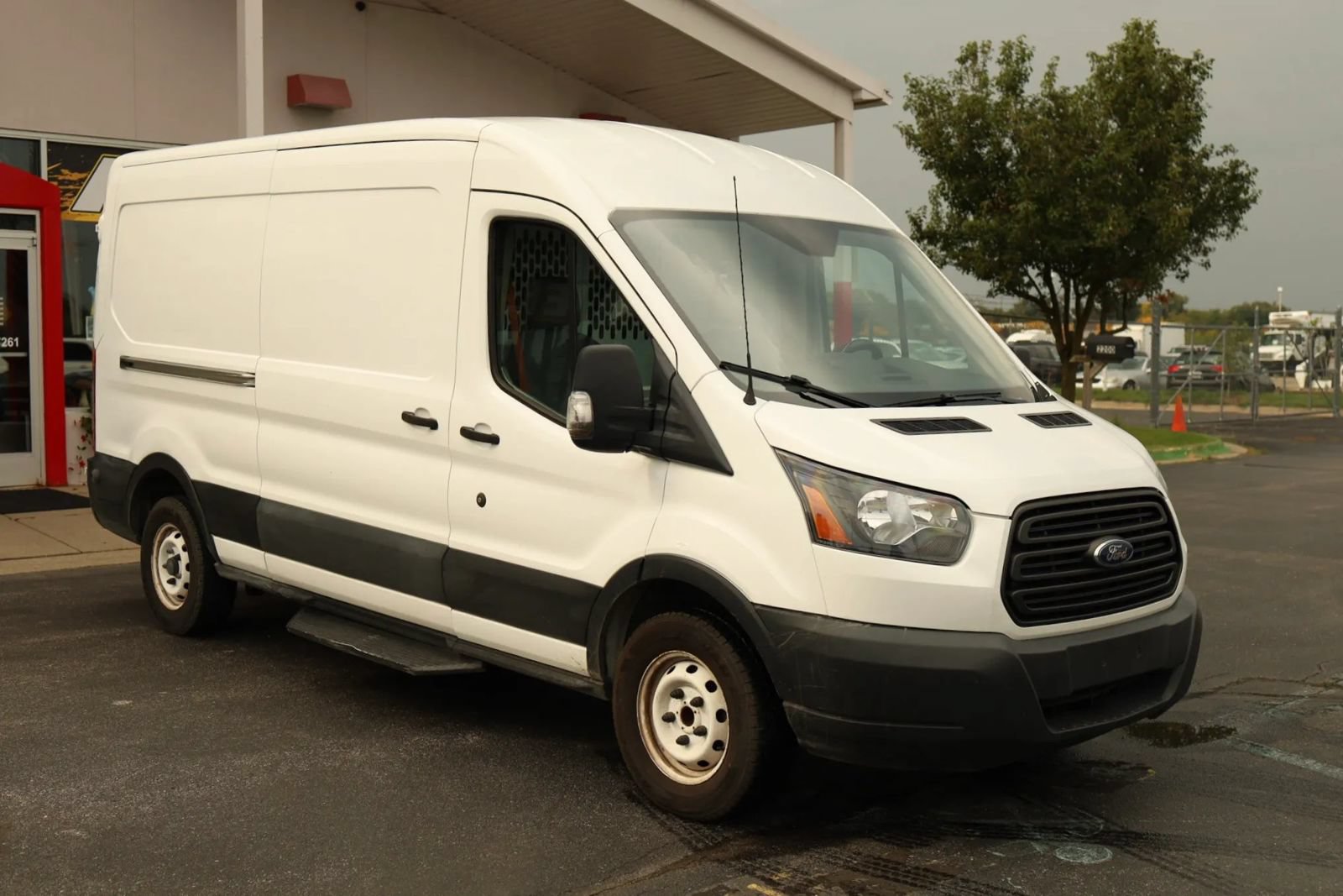 Used 2019 Ford Transit 150 148 Medium Roof RWD image 3