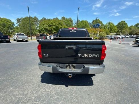 Used 2018 Toyota Tundra SR5 w/ SR5 Upgrade Package AWD/4WD image 13