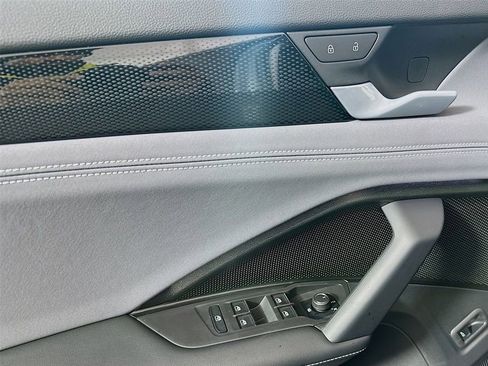New 2026 Volkswagen Tiguan SE AWD/4WD image 11
