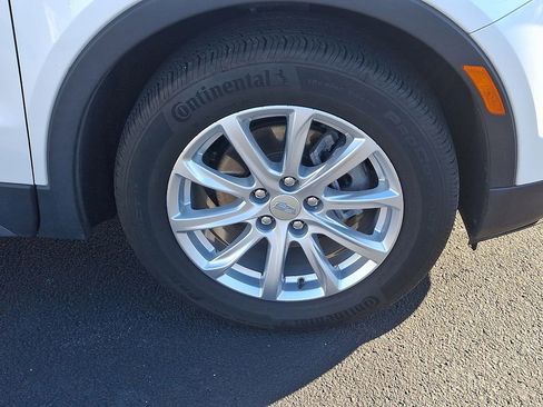 Certified 2022 Cadillac XT4 Luxury w/ Cold Weather Package image 8