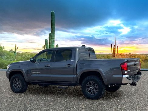 Used 2023 Toyota Tacoma SR5 AWD/4WD image 4