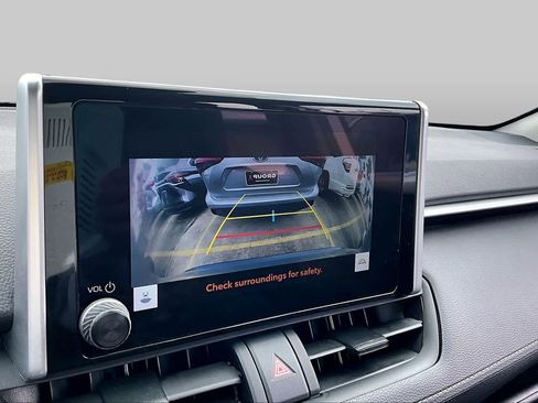 Certified 2025 Toyota RAV4 LE FWD image 25