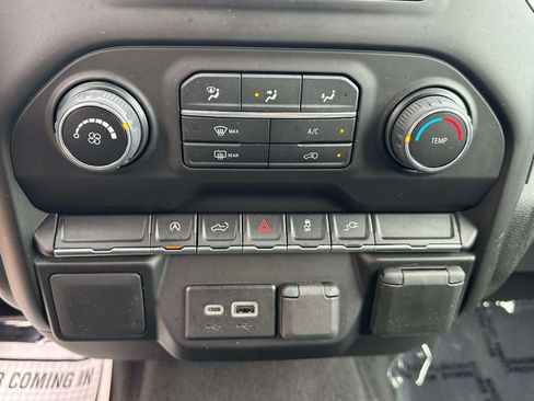Used 2022 Chevrolet Silverado 1500 Custom w/ Safety Confidence Package AWD/4WD image 11