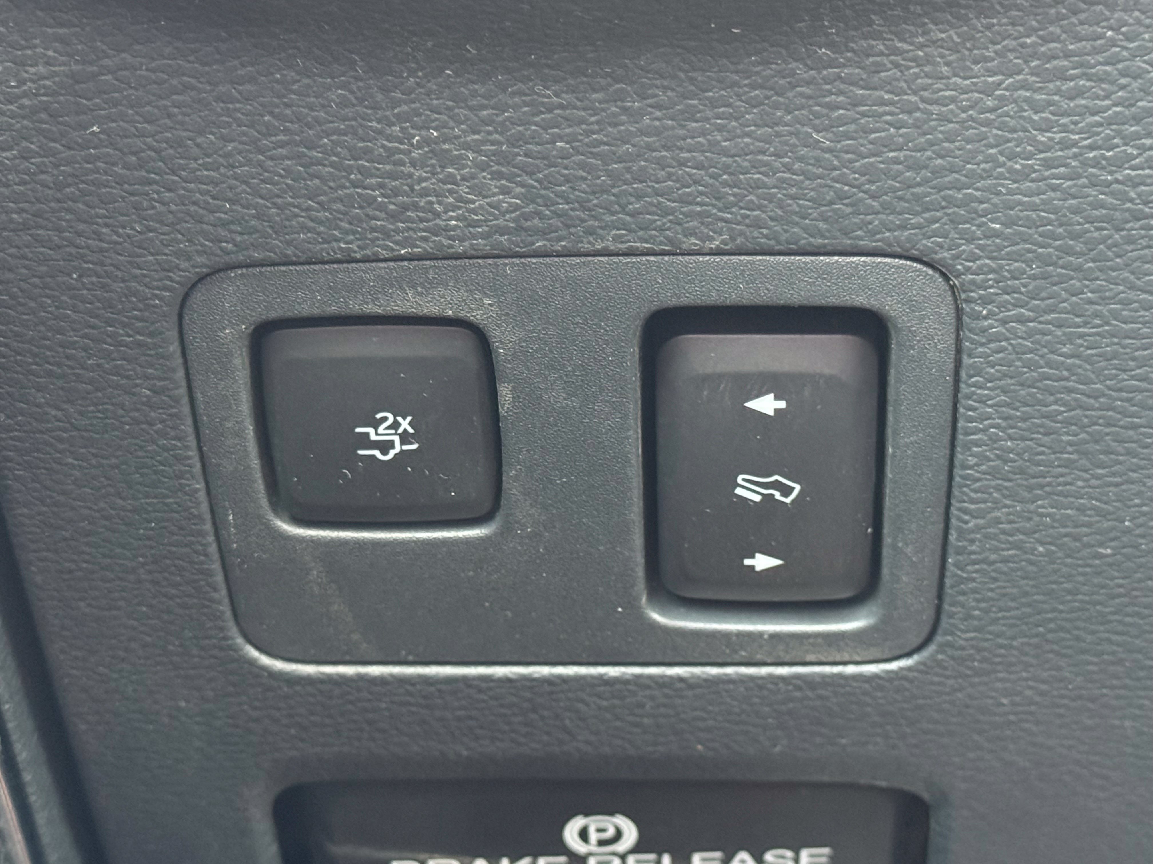 Used 2022 Ford F250 Lariat w/ Black Appearance Package AWD/4WD image 43