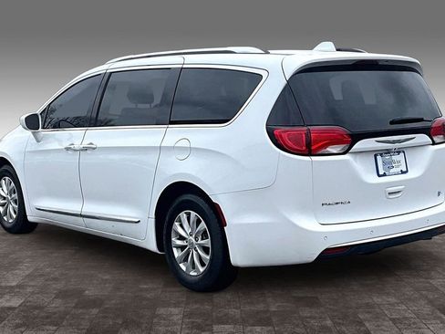 Used 2018 Chrysler Pacifica Touring-L image 26