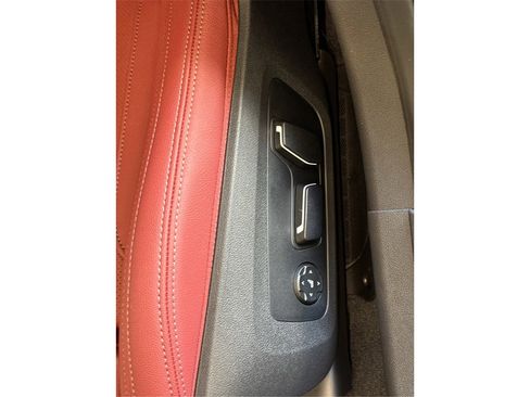 New 2026 BMW 330i Sedan w/ M Sport Package image 25