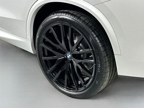 Certified 2026 BMW X5 sDrive40i w/ M Sport Package RWD image 8