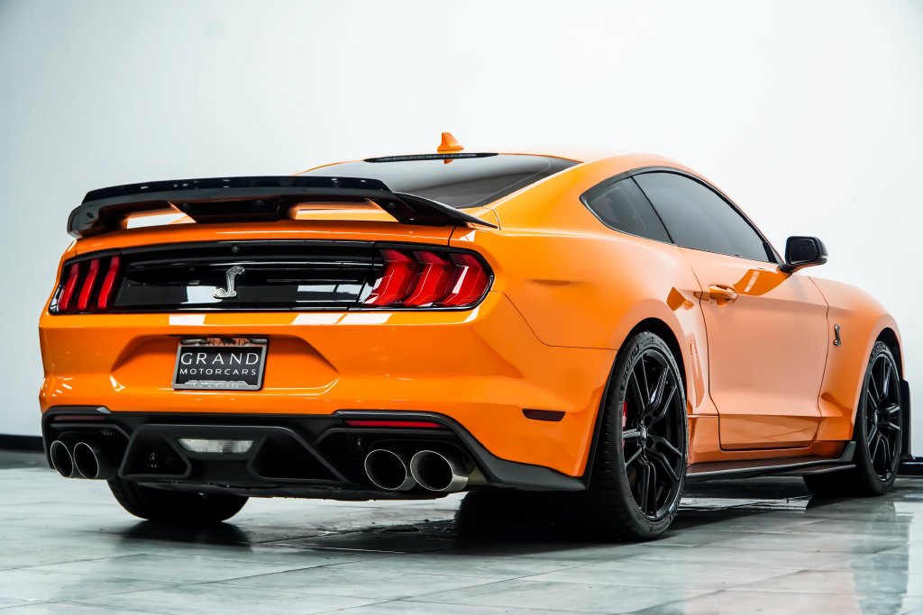 Used 2021 Ford Mustang Shelby GT500 w/ Technology Package RWD image 21