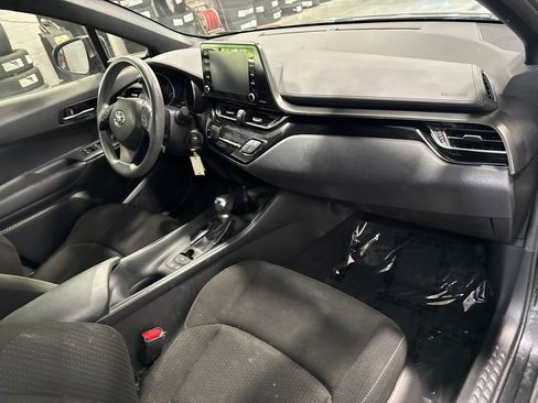 Used 2019 Toyota C-HR LE FWD image 14