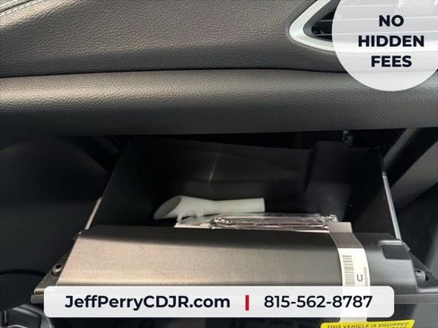 New 2026 Chrysler Pacifica Select FWD image 19