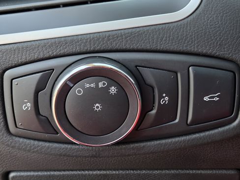 Used 2017 Ford Edge SEL w/ Equipment Group 201A FWD image 25