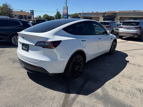 Used 2022 Tesla Model Y Long Range AWD/4WD image 5