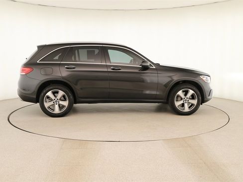 Used 2022 Mercedes-Benz GLC 300 image 8