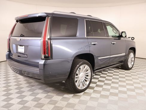 Used 2020 Cadillac Escalade Platinum AWD/4WD image 24