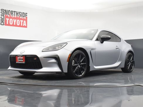 Used 2024 Toyota GR86 Premium RWD image 32