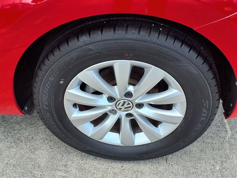 Used 2017 Volkswagen Beetle 1.8T S FWD image 10