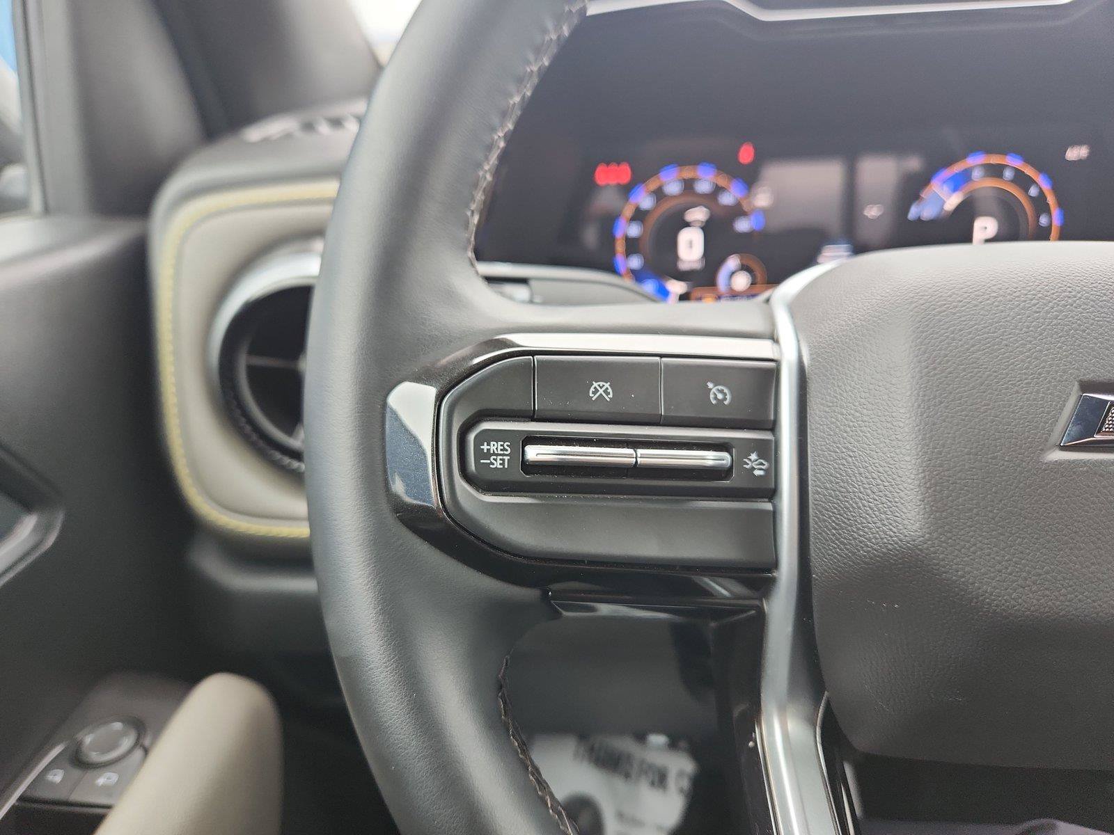 Used 2024 Chevrolet Colorado ZR2 w/ Technology Package AWD/4WD image 23
