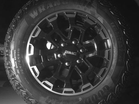 Used 2024 GMC Canyon Elevation AWD/4WD image 14