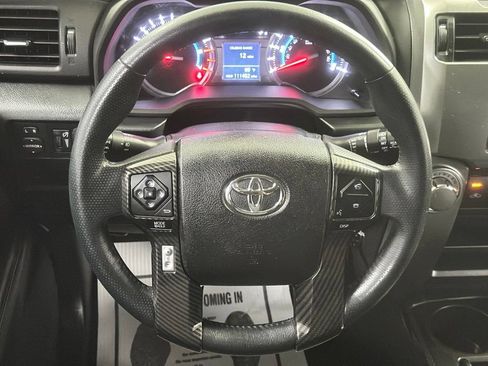 Used 2019 Toyota 4Runner SR5 AWD/4WD image 3