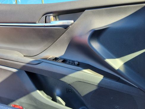 Used 2024 Toyota Camry SE image 20