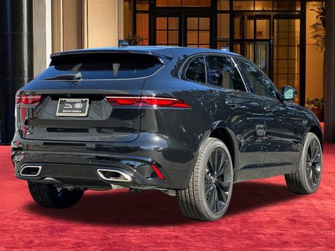 New 2025 Jaguar F-PACE R-Dynamic S image 9