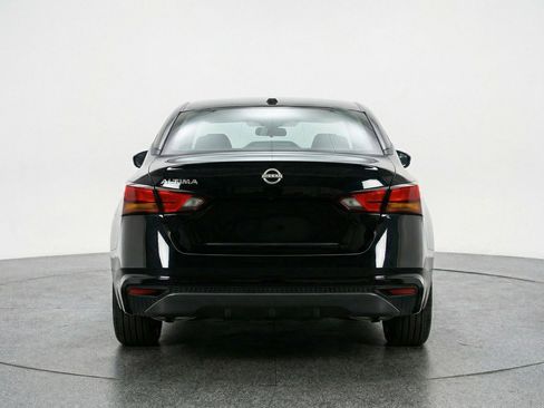 Used 2025 Nissan Altima 2.5 SV FWD image 7