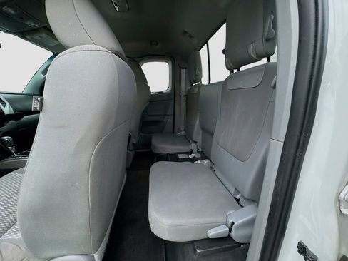 Used 2015 Toyota Tacoma 4x4 Access Cab V6 w/ SR5 Package image 27