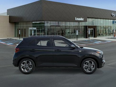 New 2026 Hyundai Venue SEL FWD image 7