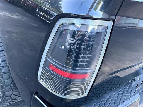 Used 2018 RAM 1500 Express w/ Black Ram 1500 Express Group AWD/4WD image 23