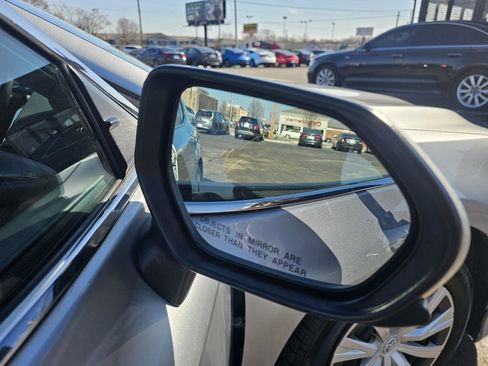 Used 2020 Toyota Camry LE image 41