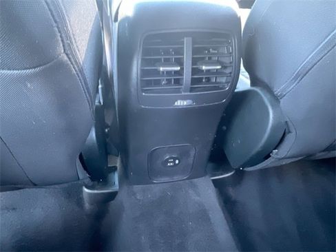 Used 2022 Ford Escape SE w/ SE Sport Appearance Package image 21