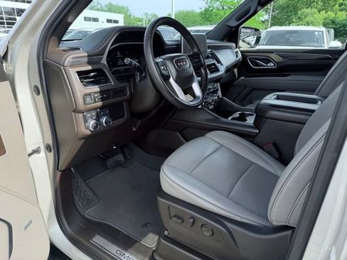 Used 2023 GMC Yukon SLT AWD/4WD image 21