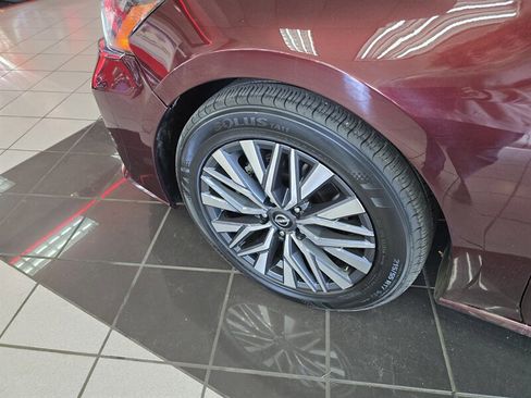 Used 2024 Nissan Altima 2.5 SV image 27