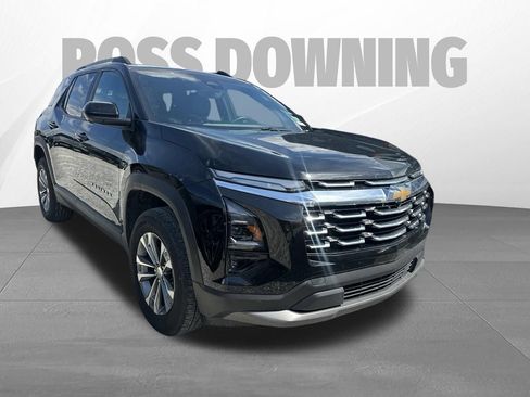 Used 2025 Chevrolet Equinox LT w/ Convenience Package II FWD image 3