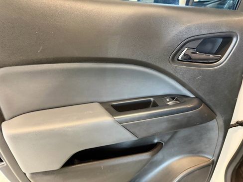 Used 2015 Chevrolet Colorado Z71 image 29