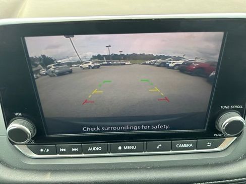 Used 2023 Nissan Rogue S AWD/4WD image 12