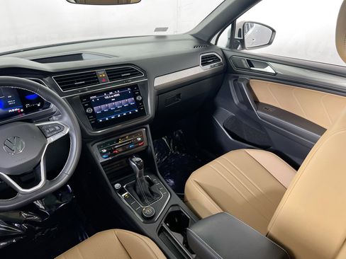 Used 2023 Volkswagen Tiguan SE AWD/4WD image 23