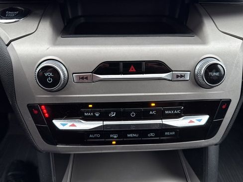 Used 2022 Ford Explorer XLT w/ Class IV Trailer Tow Package image 15