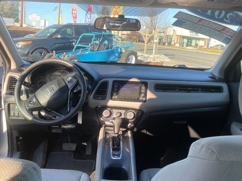 Used 2019 Honda HR-V LX image 13