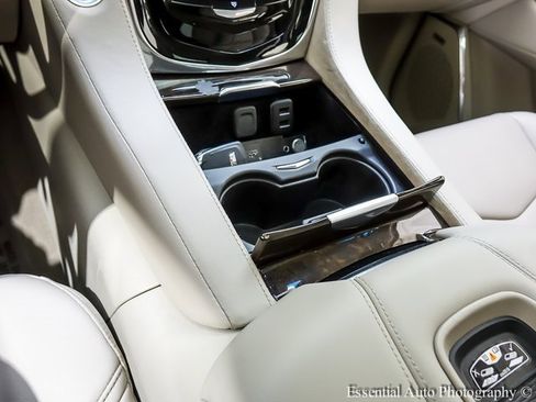 Used 2018 Cadillac Escalade Premium Luxury image 20