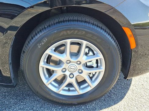 New 2026 Chrysler Pacifica Select image 8