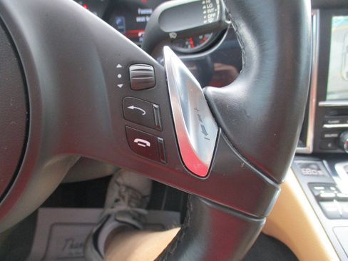 Used 2013 Porsche Panamera image 31