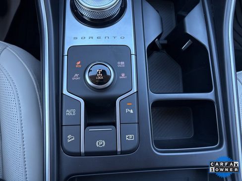 Certified 2025 Kia Sorento EX image 21