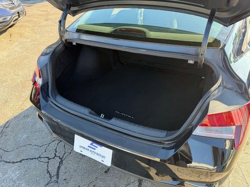 Used 2022 Hyundai Elantra SEL image 17