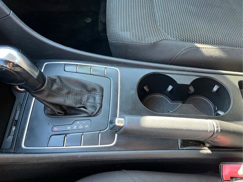 Used 2018 Volkswagen Passat 2.0T S image 21