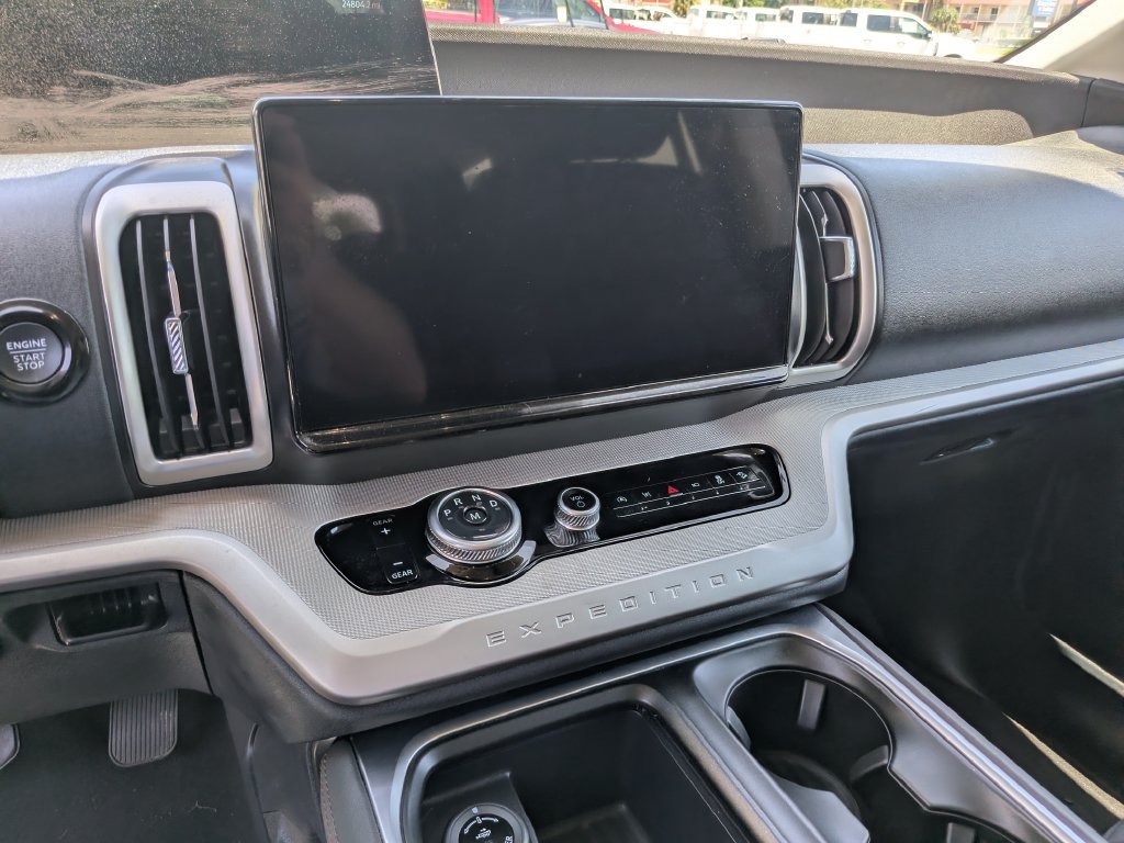 Certified 2025 Ford Expedition Active AWD/4WD image 19